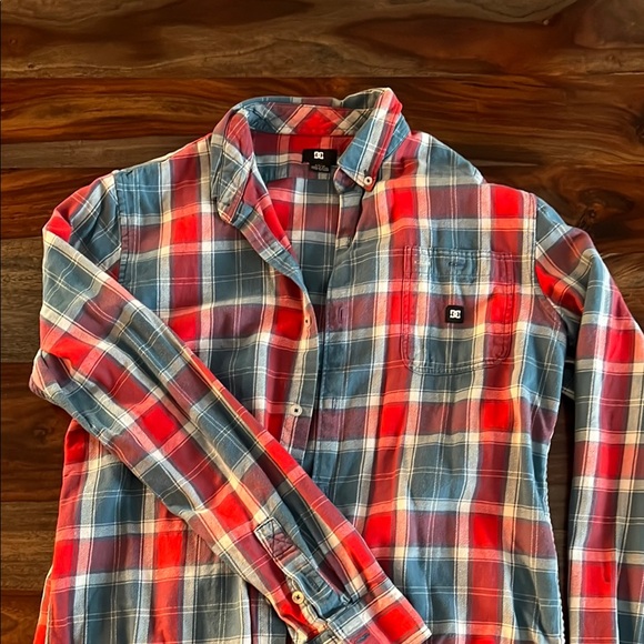 DC Men's Red and Blue Plaid Shirt - Picture 4 of 4